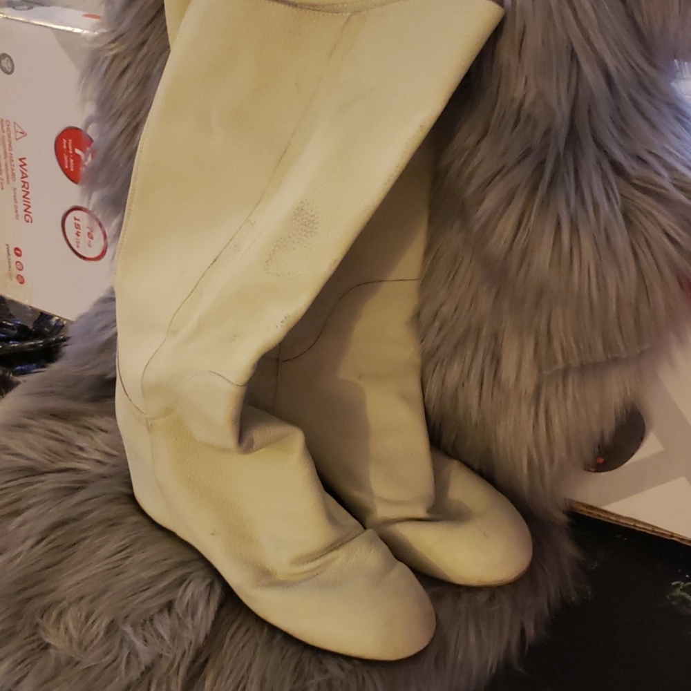 Aldo vintage slouch style white leather boots